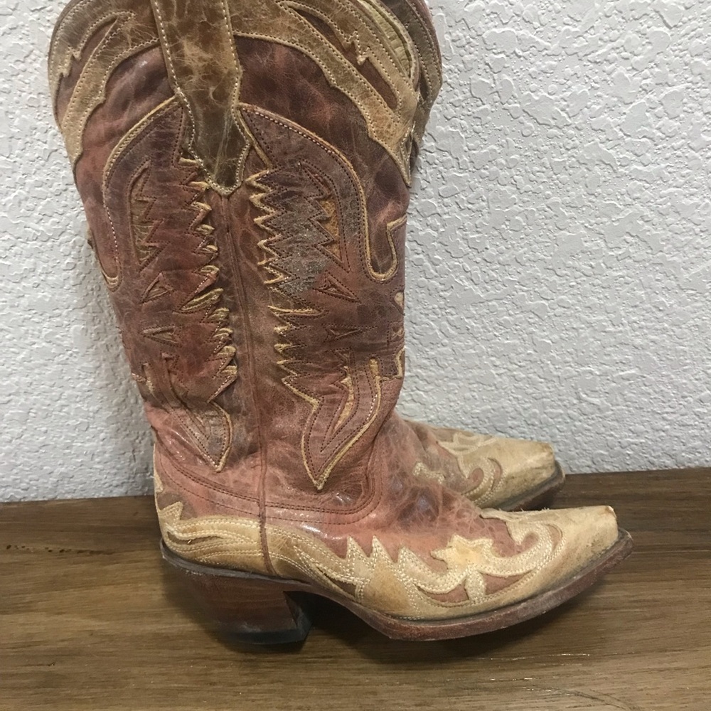 Corral Snip Toe Boots